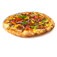 Tomatensaus, mozzarella, kipfilet, ui en paprika