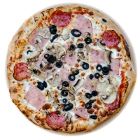 Tomatensaus, mozzarella, ham, champignons, artisjok en olijven